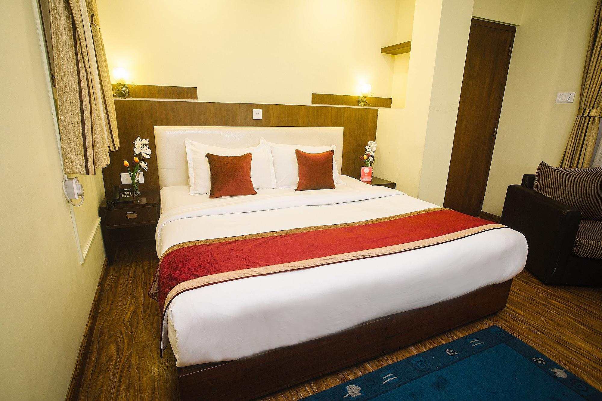 Backyard Hotel Катманду Екстериор снимка