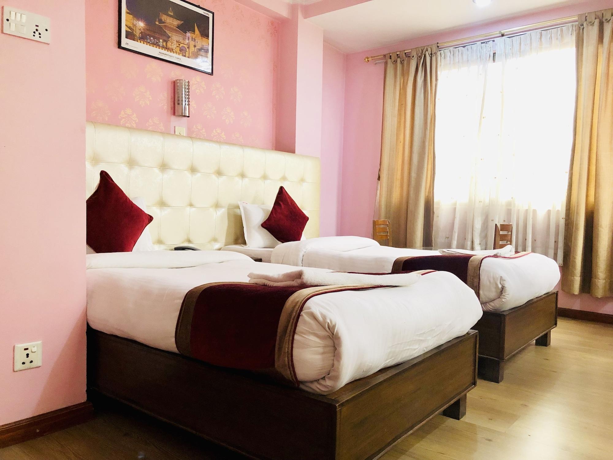 Backyard Hotel Катманду Екстериор снимка