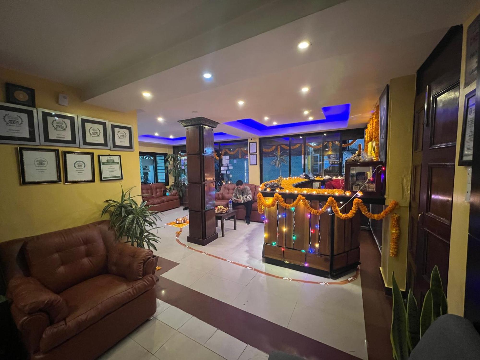 Backyard Hotel Катманду Екстериор снимка
