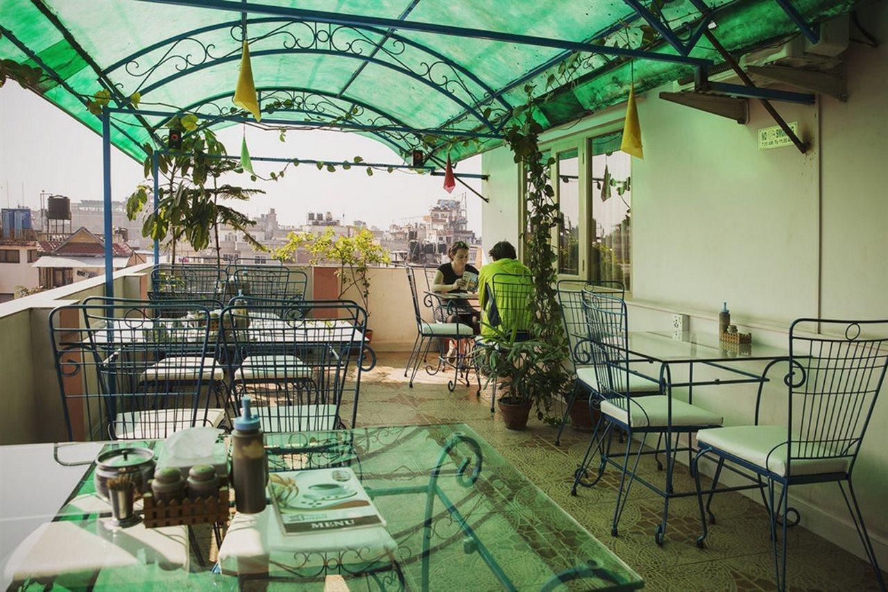 Backyard Hotel Катманду Екстериор снимка