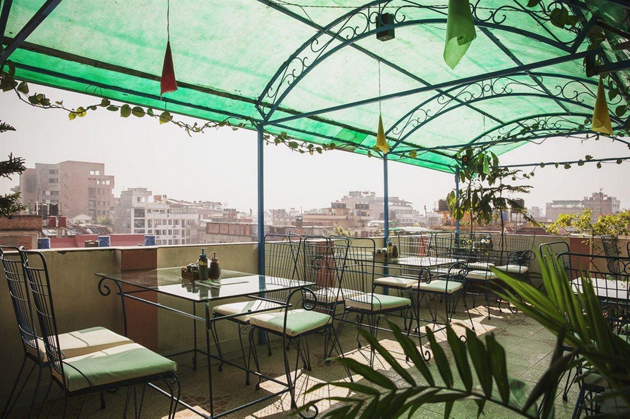 Backyard Hotel Катманду Екстериор снимка