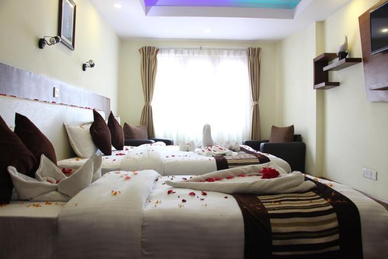Backyard Hotel Катманду Екстериор снимка