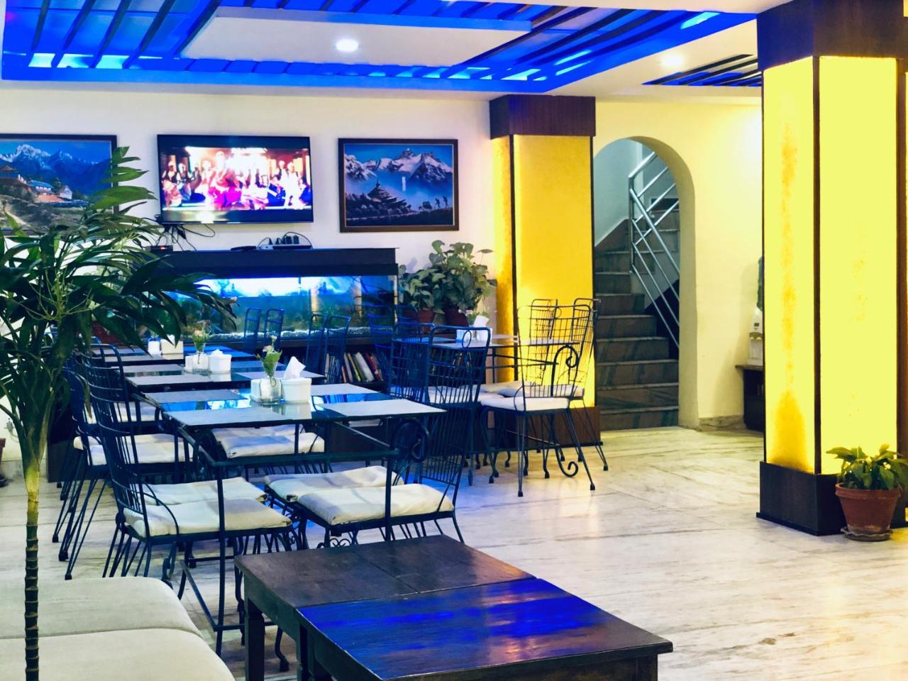 Backyard Hotel Катманду Екстериор снимка