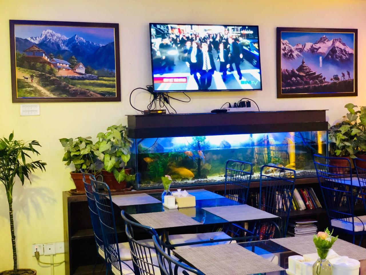 Backyard Hotel Катманду Екстериор снимка