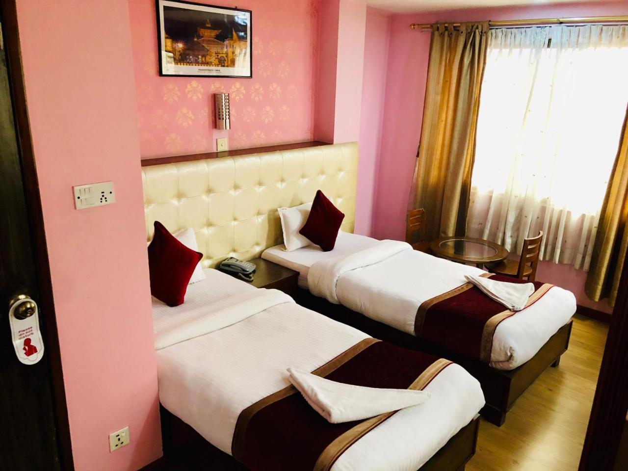 Backyard Hotel Катманду Екстериор снимка