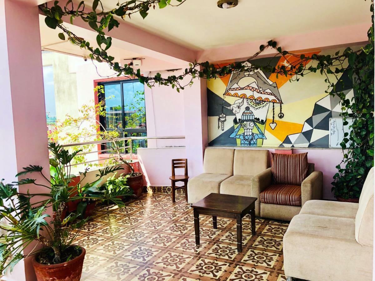 Backyard Hotel Катманду Екстериор снимка