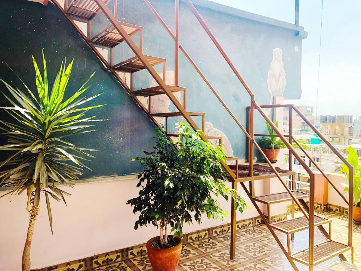 Backyard Hotel Катманду Екстериор снимка